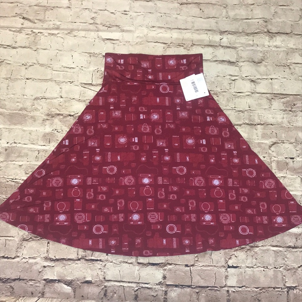 NWT LuLaRo Small Azure skirt Camera print